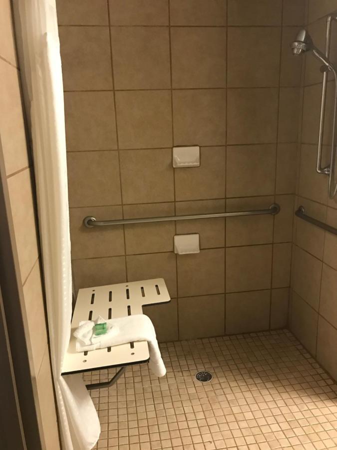 Standard King Room with Roll-in Shower - Mobility Accessible