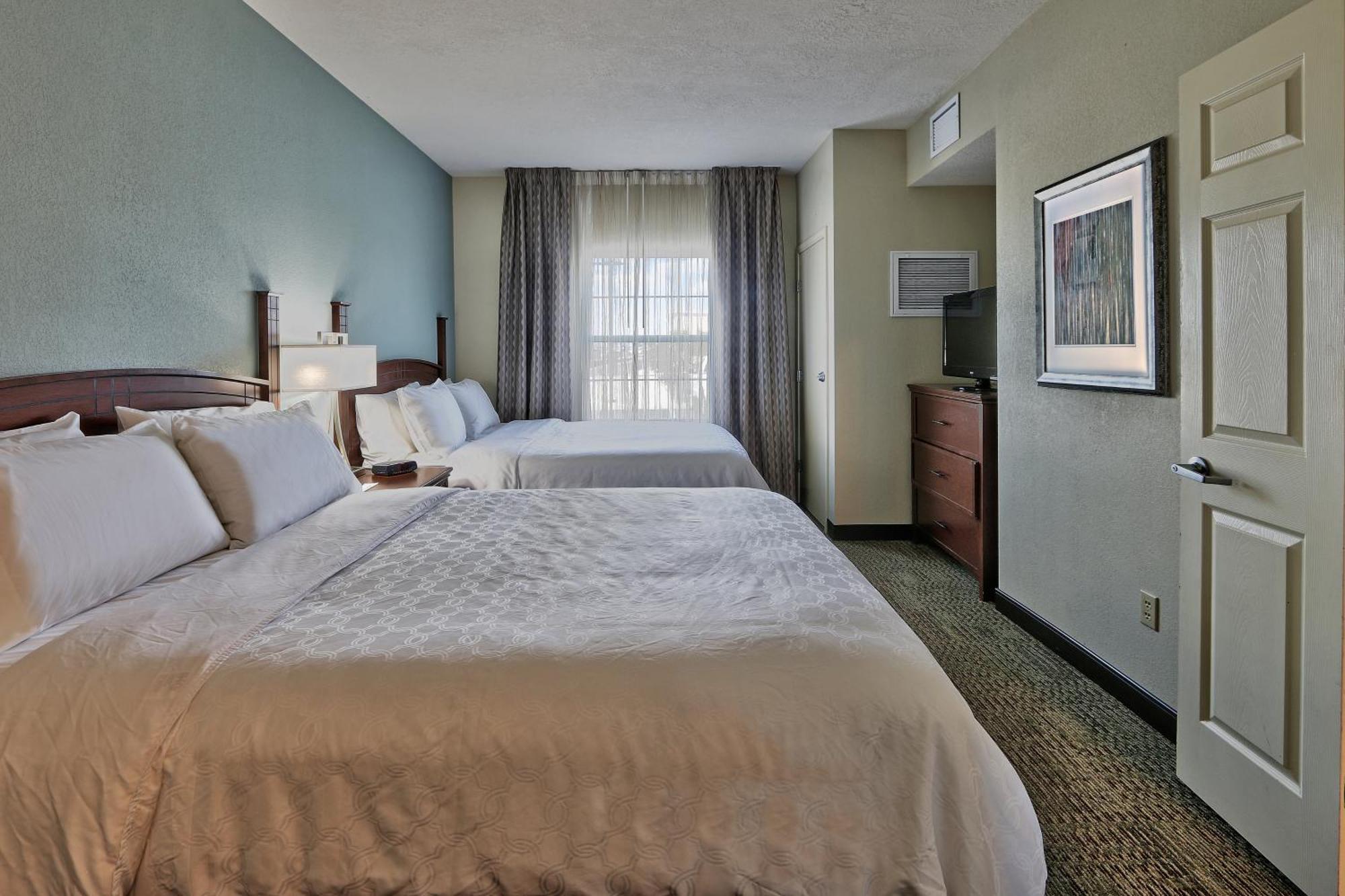 One-Bedroom Queen Suite,981176212:JPEG