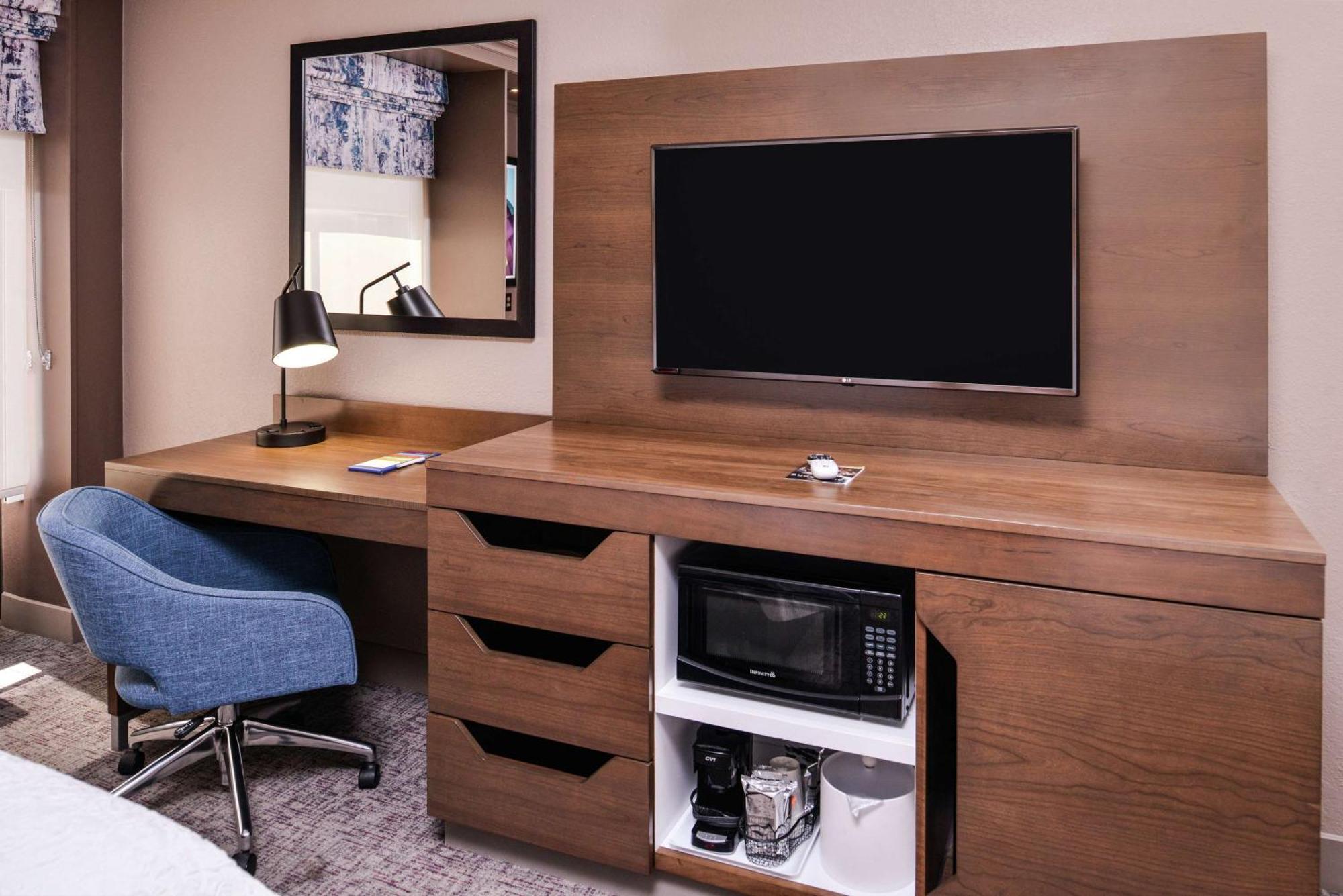 Room with Two Queen Beds - Non-Smoking