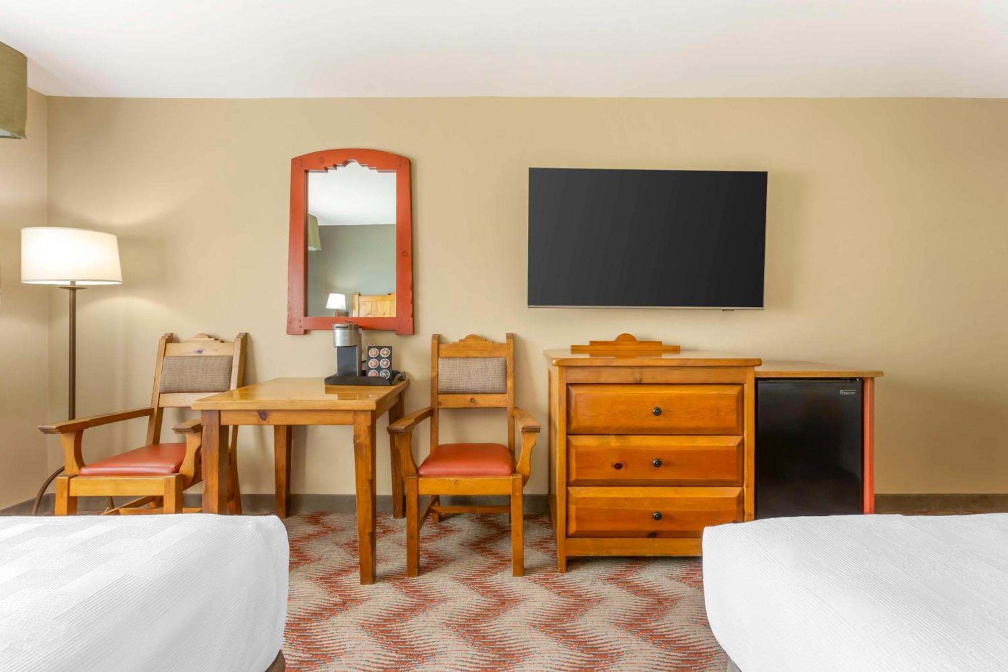 Queen Room with Two Queen Beds - Non-Smoking