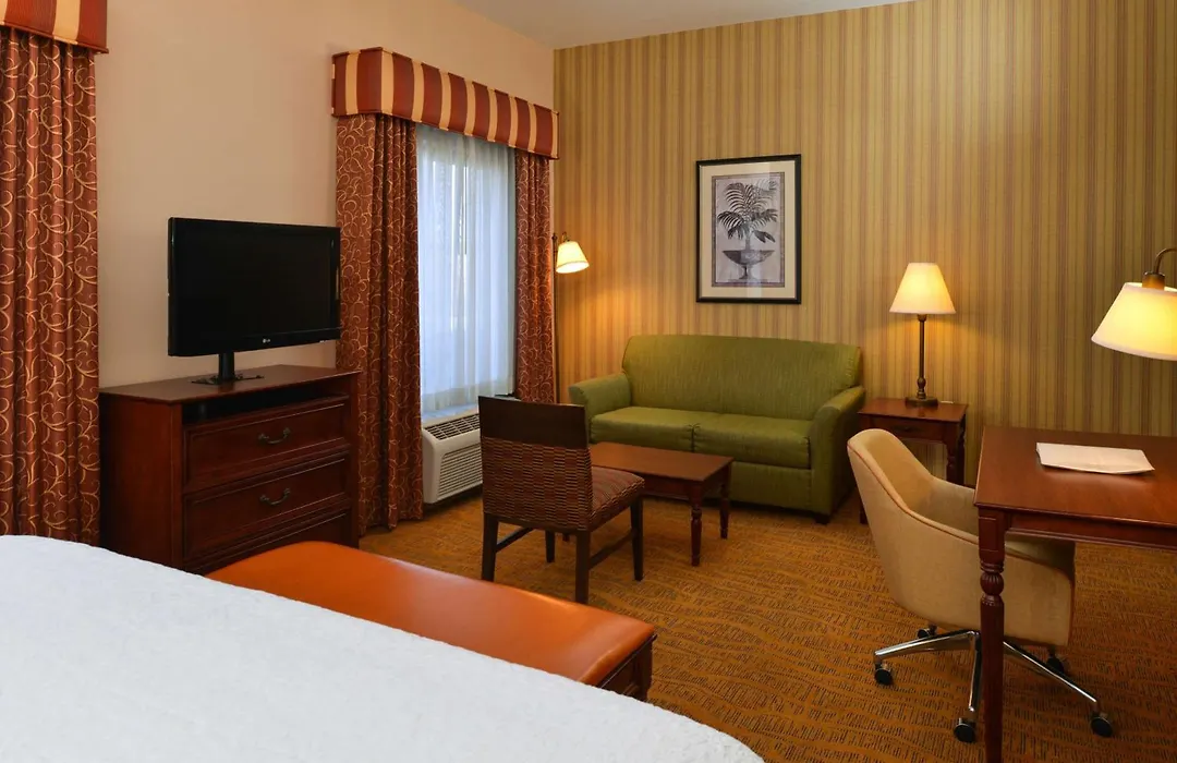 Hampton Inn & Suites - Coors Road-1