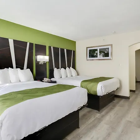 Quality Suites Albuquerque Airport-3